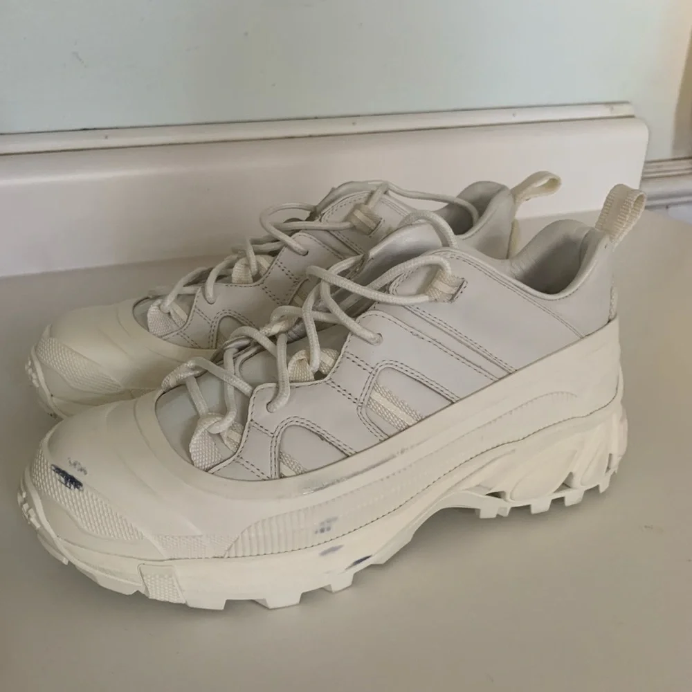 Burberry Arthur Chunky Trainers Size EU 39/US Size 9 White Sneakers - Picture 3 of 9